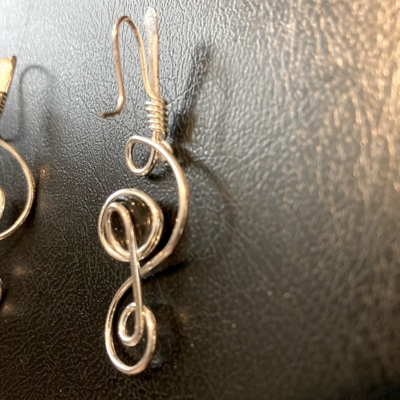 Sterling silver wire and black crystal stone Earrings - Picture 3 of 5